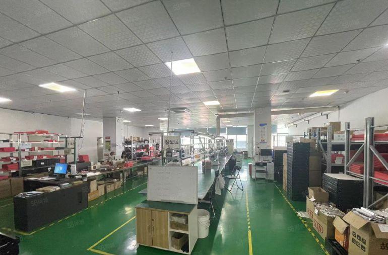 石岩新出楼上950平米带装修办公室招租