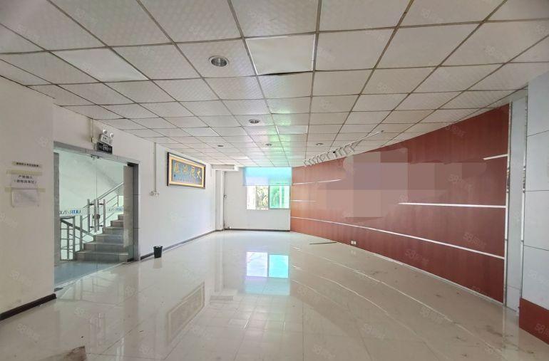 西乡，鹤洲工业园，楼上带装修整层800平厂房出租，使用率高