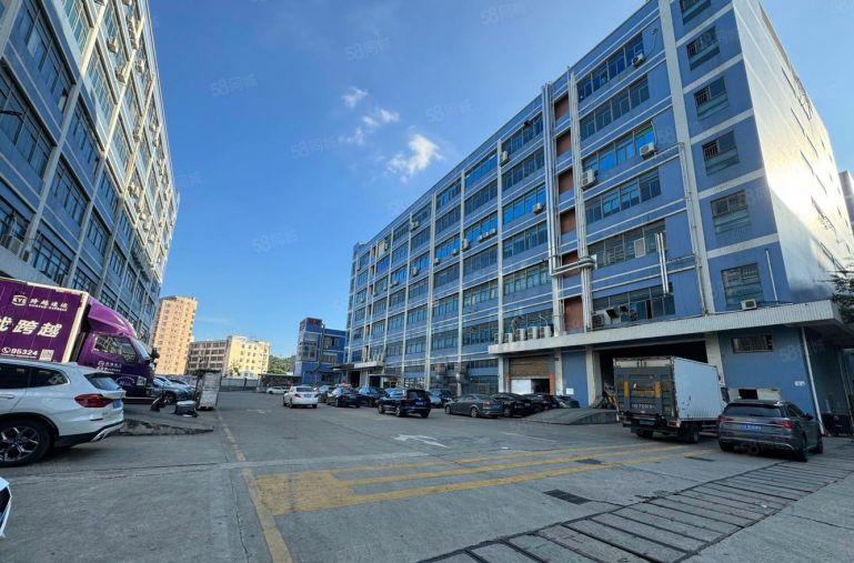 西乡固戍大门楼上整层2800平精装修办公研发厂房低价出租