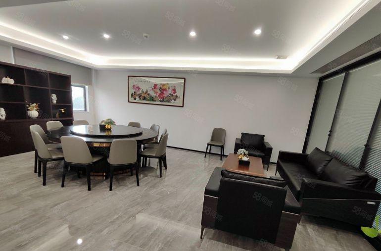 西乡新安地铁口附近原房东大型园区楼上1050方精装修厂房出租