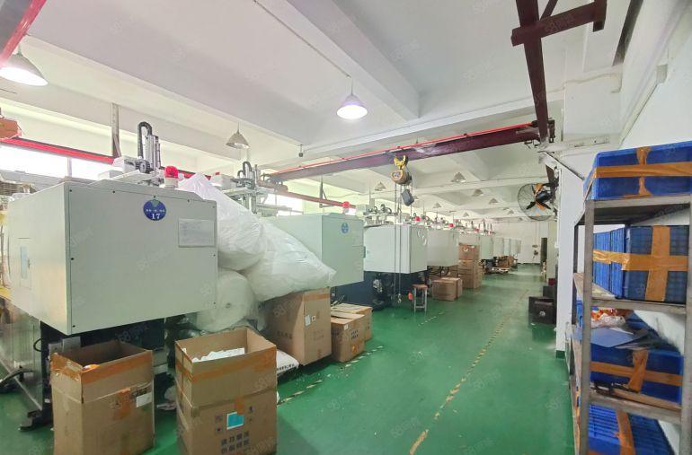 西乡固戍工业区，原房东直租，楼上780平独立一整层，带行车