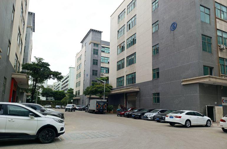 西乡主干到旁大型园区楼上1380平精装厂房仓库出租