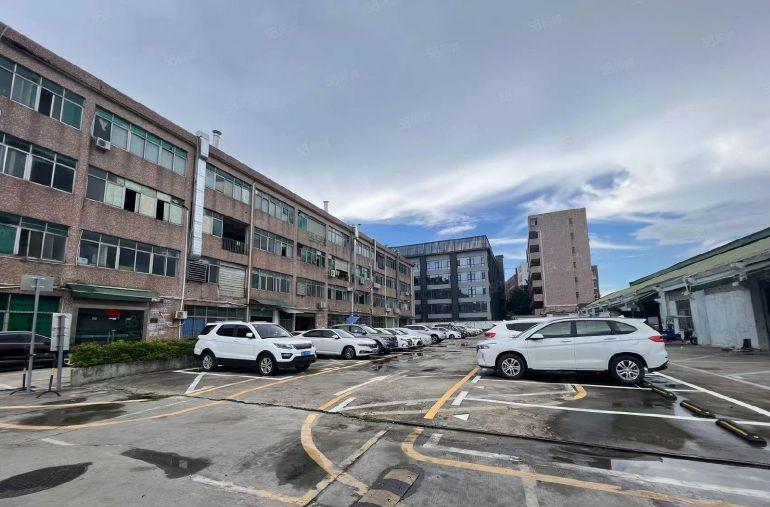 园区整体外墙，内部翻新