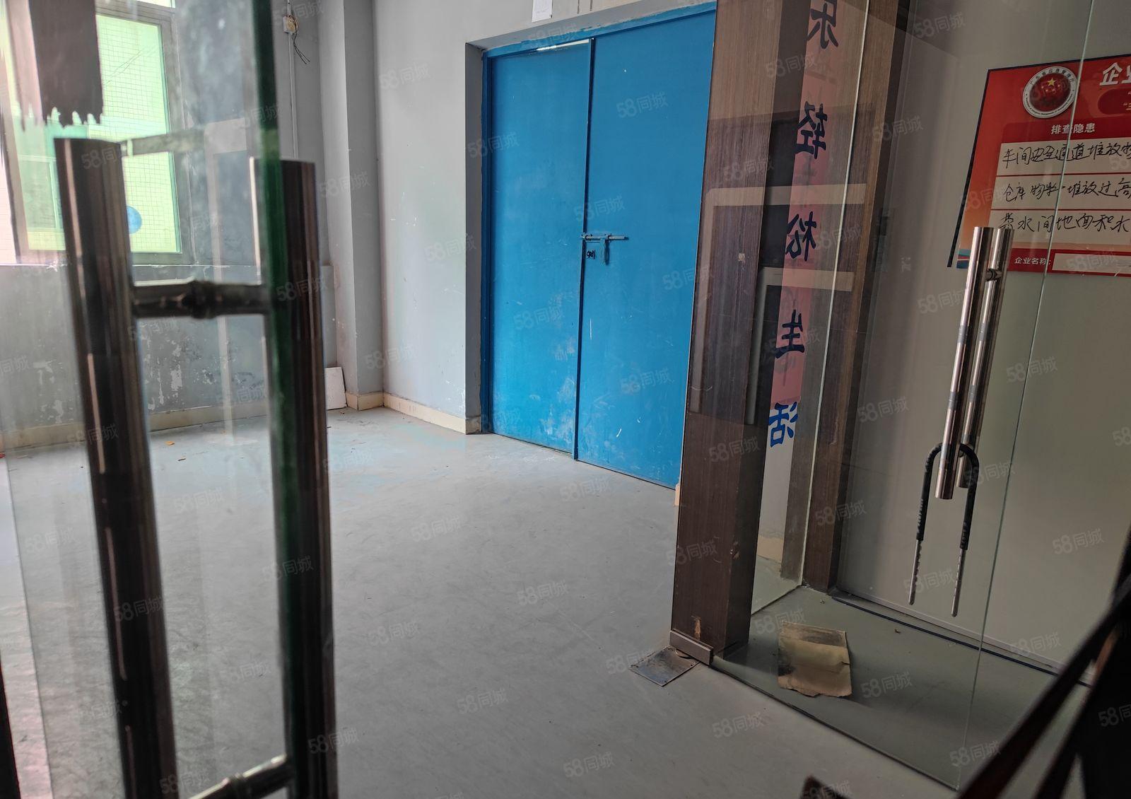 深圳厂房福永和平楼上单层厂房出租电梯口带洁净车间非常适合贴片