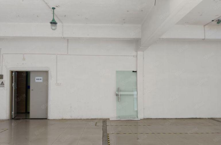 西乡前进二路与107国道之间地铁口附近原房东楼上精装170平