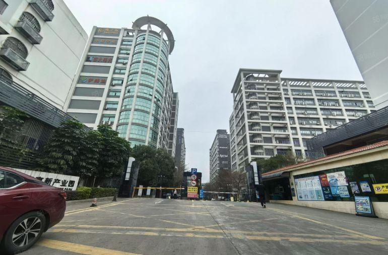 西乡开发商高新产业园区2000平方精装修研发办公厂房低价出租