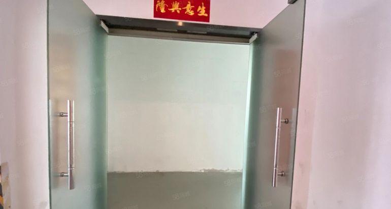 沙井塘尾楼上280平精装厂房出租，形象好，车位充足