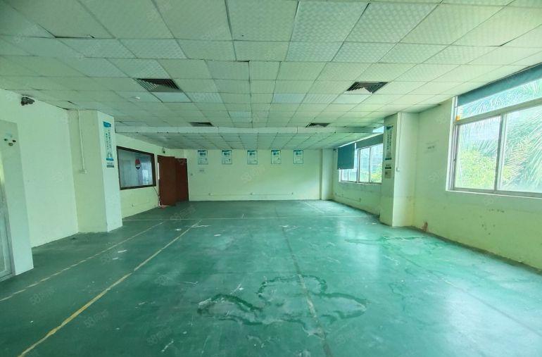 西乡，鹤洲工业园，楼上带装修整层800平厂房出租，使用率高