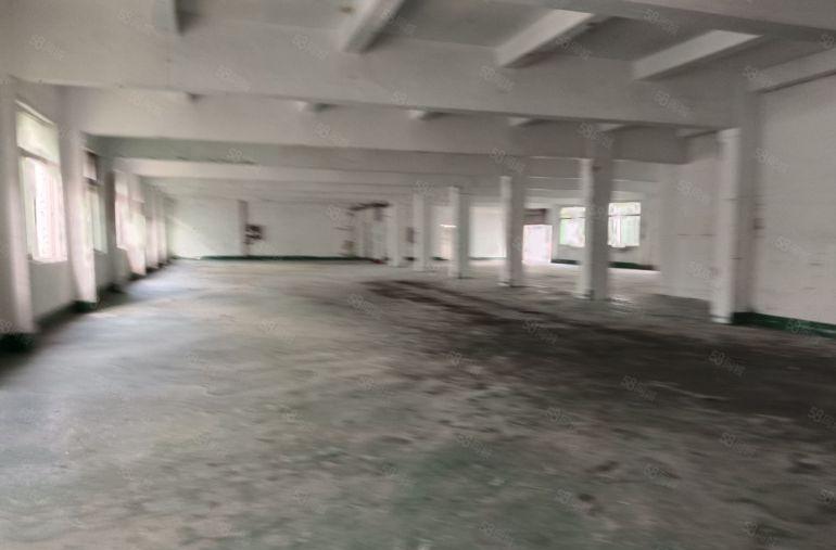 西乡黄田地铁囗附近独门独院楼上1400平，可分租，100平起