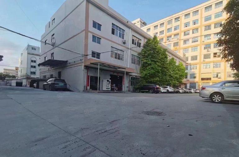 外环高速出口100米独院厂房5800平，原先是做电子烟花园式