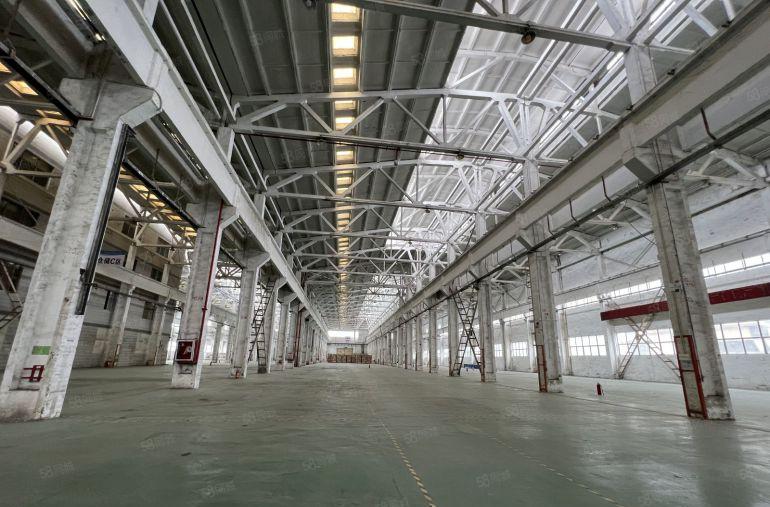 松岗滴水11米钢构厂房4000平方仓库出租可分租带10吨行车