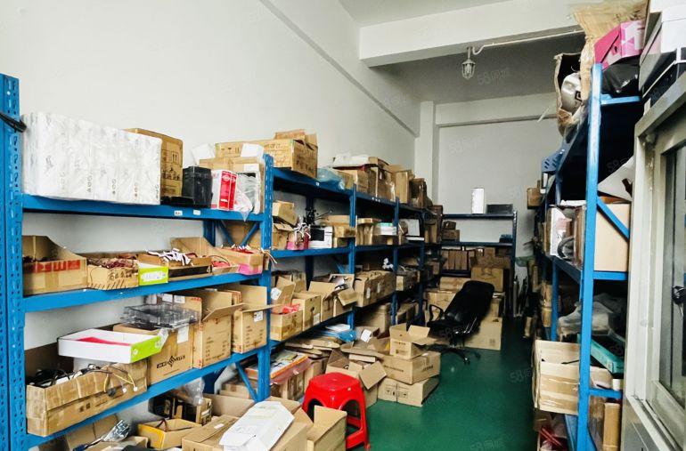 西乡小面积厂房出租100平起租，整层3000平水电齐全