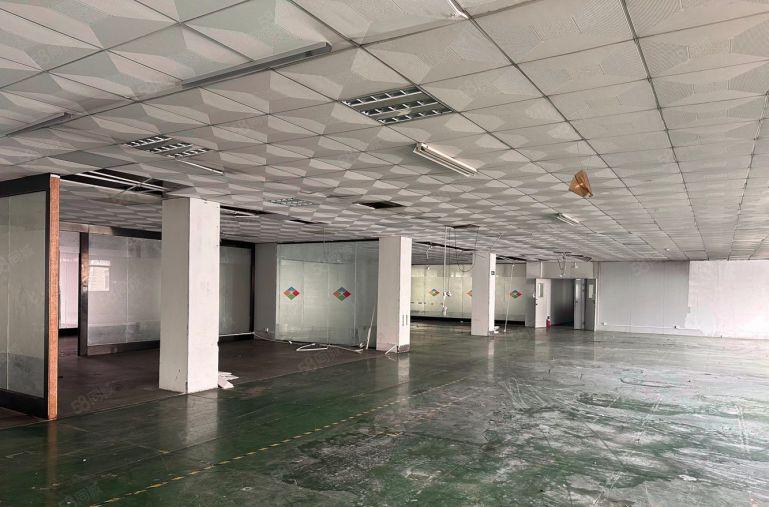 松岗大田洋国资委厂房出租独院1到3层4300平米  高度6米