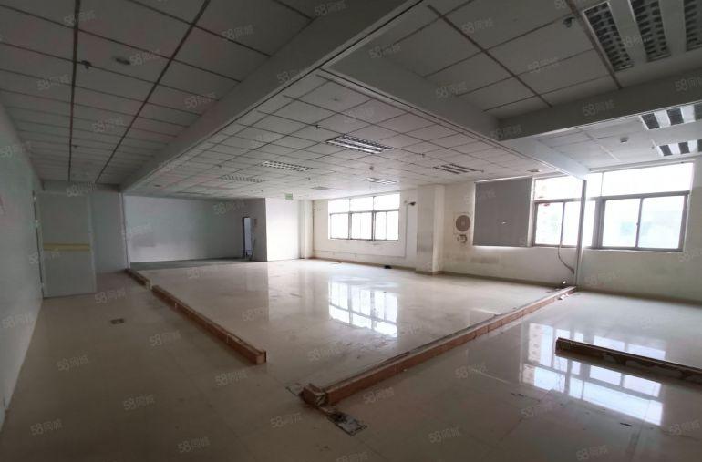 沙井新天虹工业园区精装修厂房5400平方出租500平方起分租