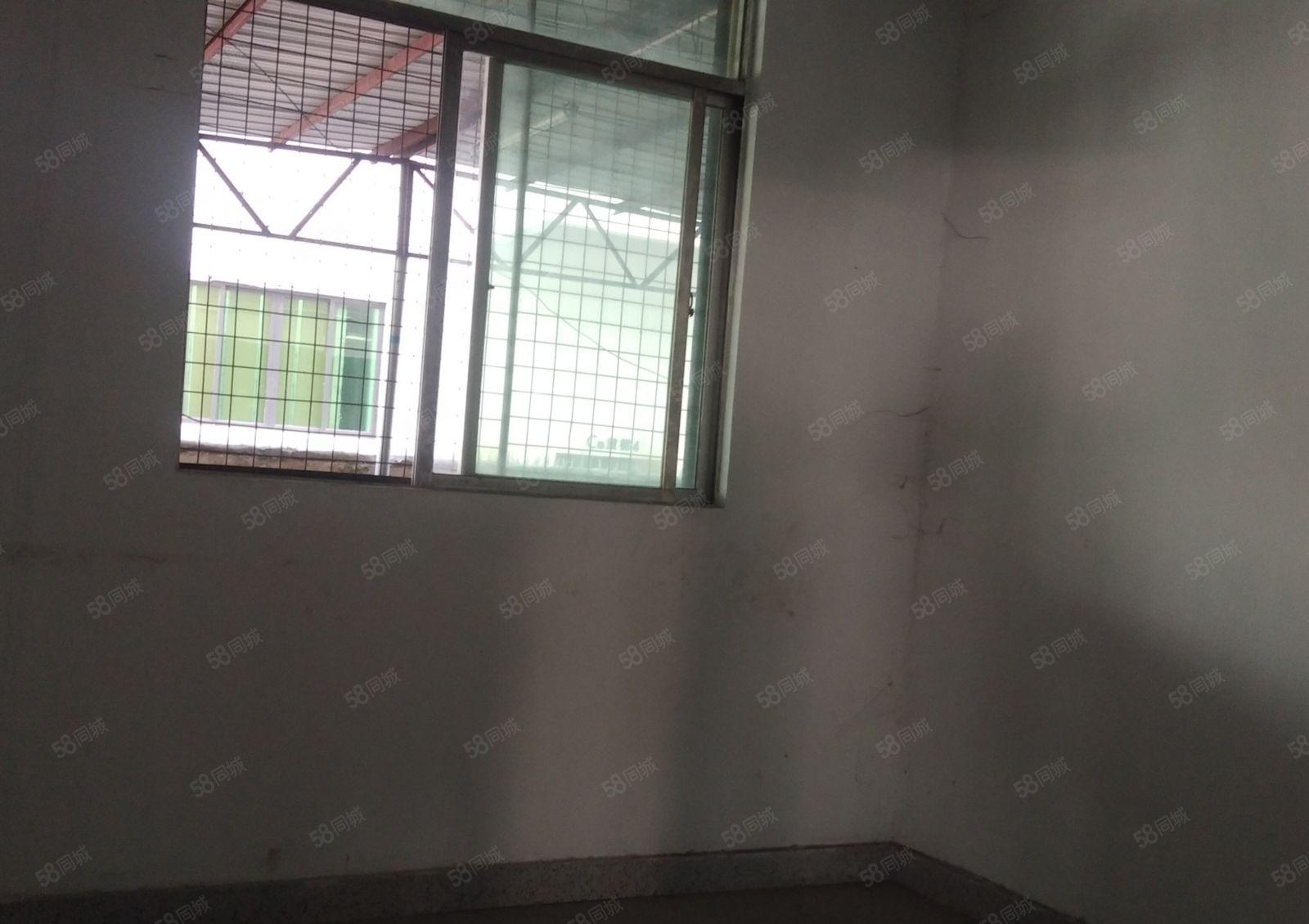 西乡固戌南昌工业区附近一楼1300平，实用率高！