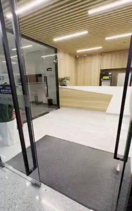 9成使用率地铁口88元每平有354平和525平位置形象俱佳