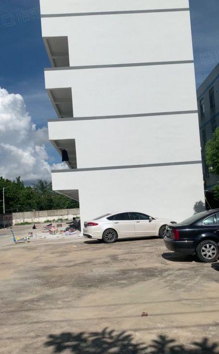 宝安石岩原房东低价直租独院3层6600平厂房仓库出租合同5年