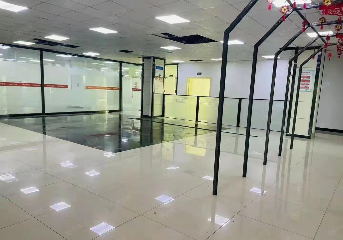 宝安石岩沈海高速口新出楼上精装修厂房出租1710平水电齐全