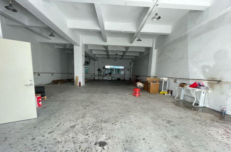 西乡鹤洲桃源居，一楼带装修400平230平厂房出租，租金40