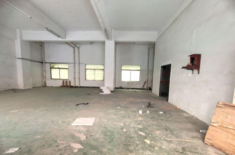 西乡固戍工业园，宿舍一楼带装修190平，原房东出租，使用率高