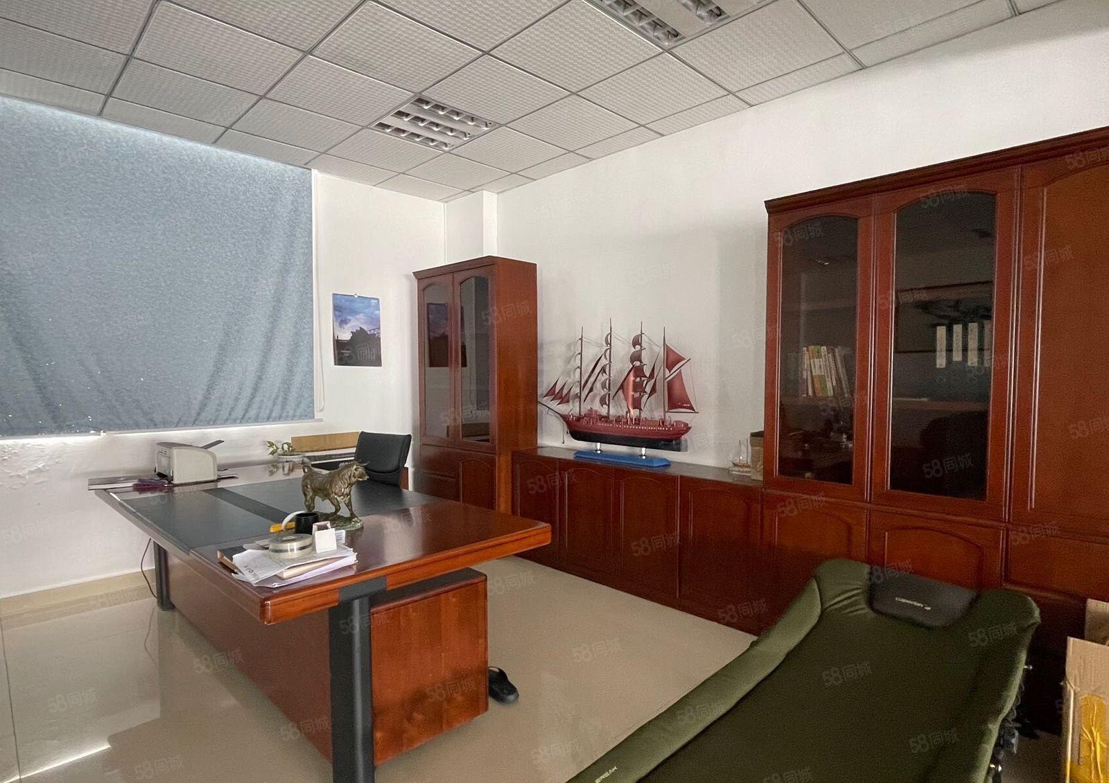 兴东地铁旁办公厂房668平精装修，一物业直接，使用率高