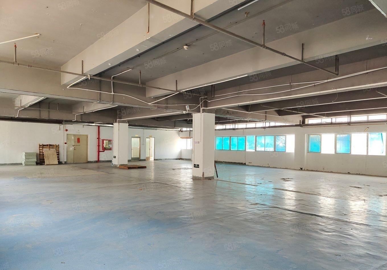 石岩北环路地铁口新出原房东带精装修低价厂房出租无转让费