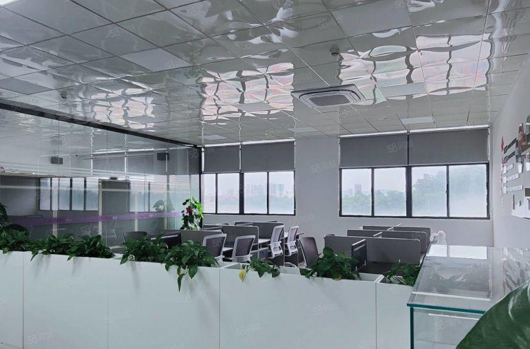 石岩料坑新出楼上1500平精装厂房，水电齐全，