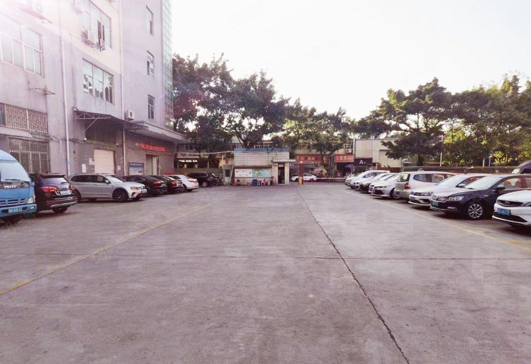 出租福永腾丰大道边上原房东厂房一楼1500