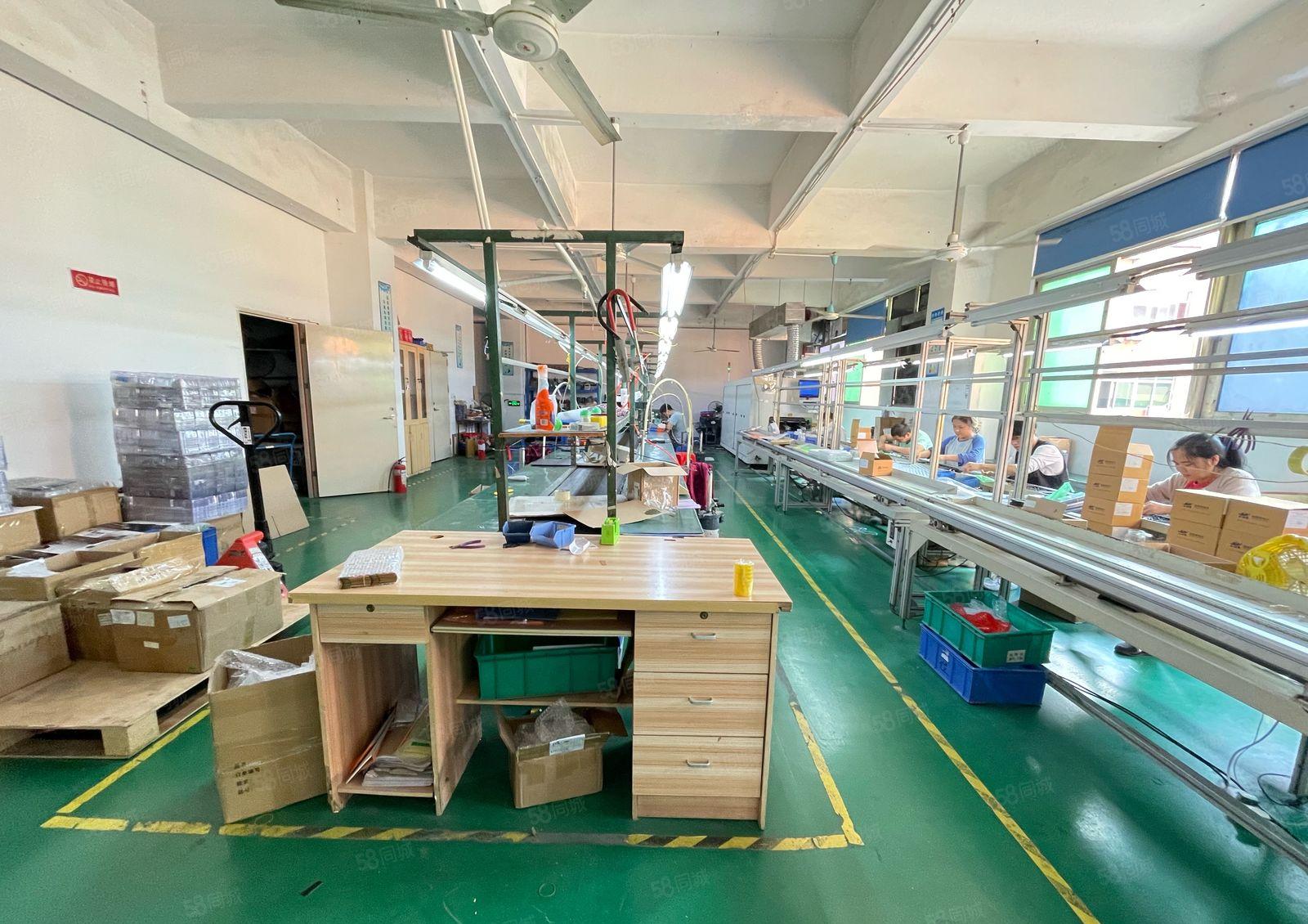 西乡簕竹角，大型工业区，电梯口位置，带装修400平厂房出租