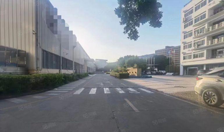 松岗东方大道旁新出一楼600平方厂房出租带航车办公室精装修