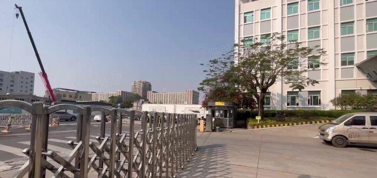 石岩地铁口新出红本四层独院6000平，空地超大，可以分租