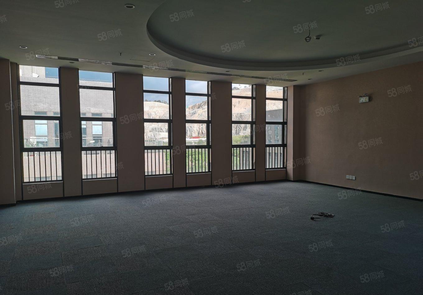 松岗红本花园式带豪华装修厂房2740平米出租免转让费