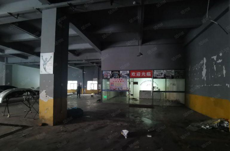 固戍村委直租厂房一楼725平可分241平带前台办公室可分租