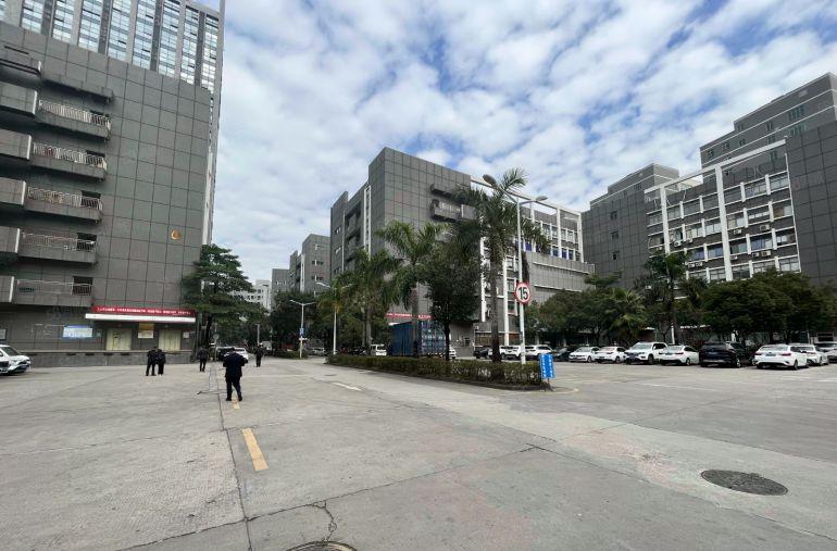 石岩石龙仔工业区楼上1000平厂房出租大小面积办公仓库招租