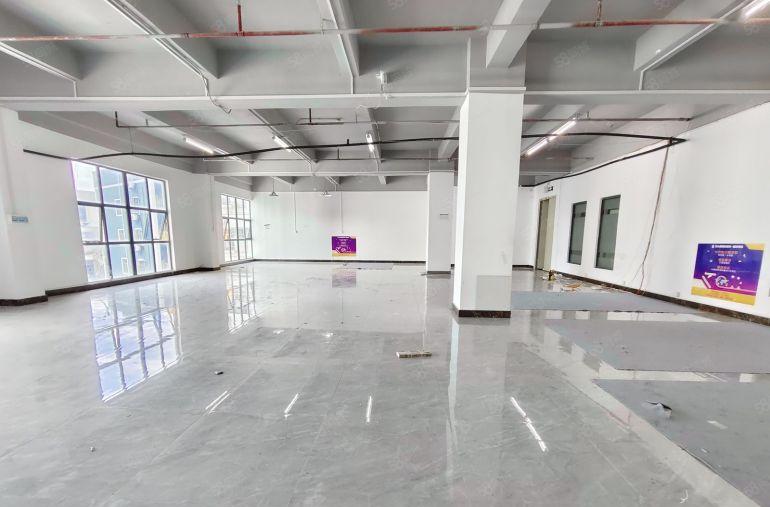 西乡固戍原房东厂房仓库出租，135平220平560平，带装修