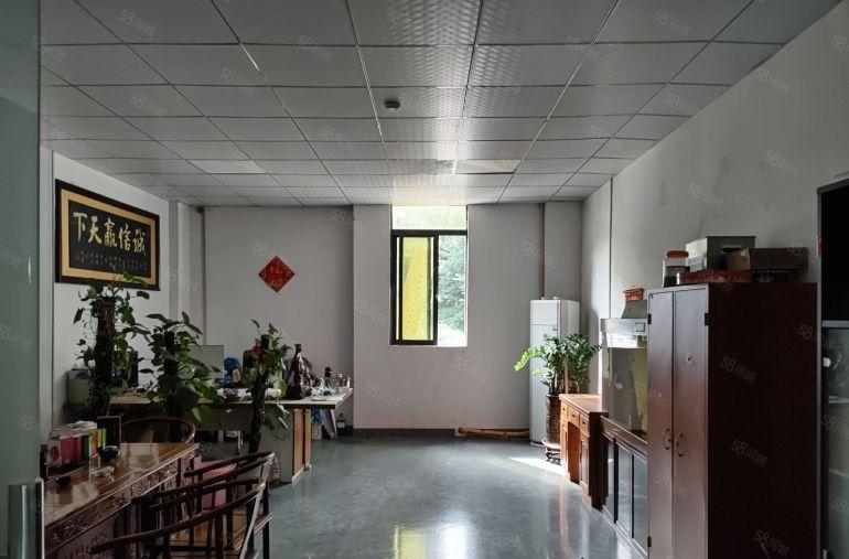 福永地铁口附近二楼510平米带装修厂房出租