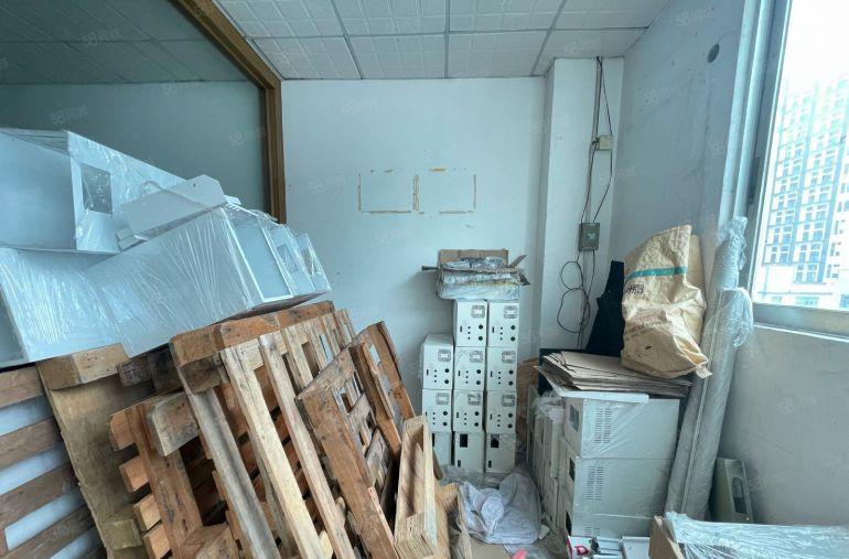 直租！西乡固戍，带装修360平260平厂房出租，带吊机口