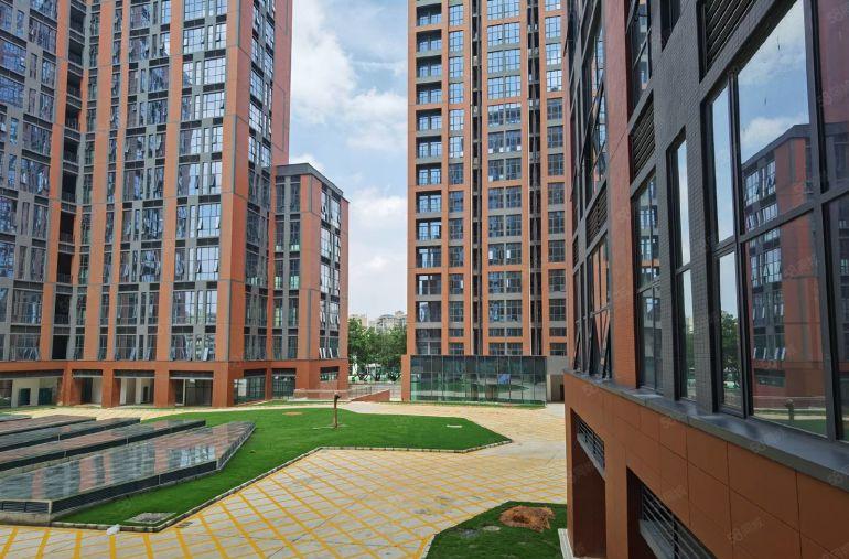 松岗地铁口9.6万平全新厂房写字楼招租过环评带房租补贴25元