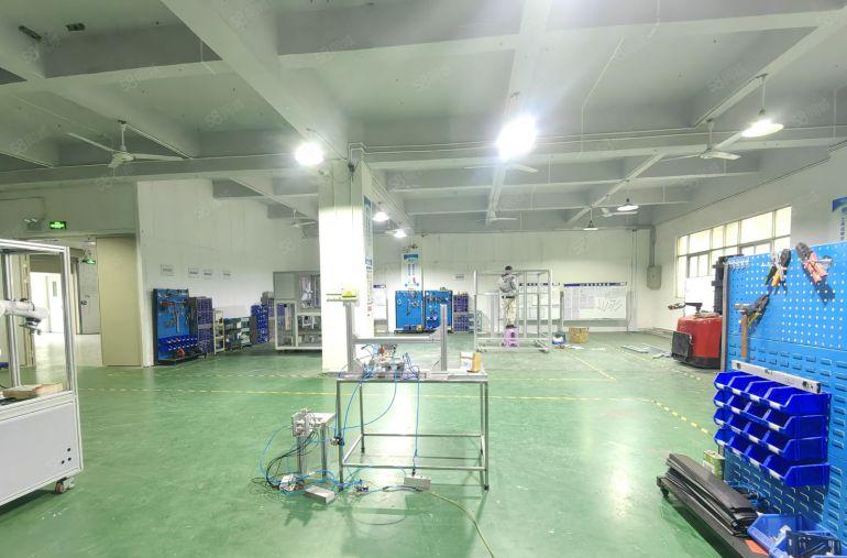 西乡12号线宝田站，3楼850平精装厂房出租！现成装修，直租