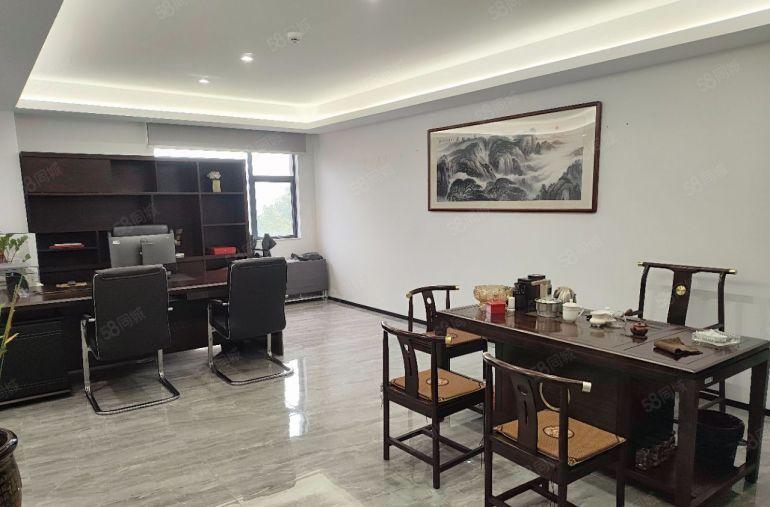 西乡新安地铁口附近原房东大型园区楼上1050方精装修厂房出租