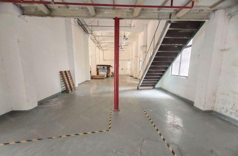 租金35元，西乡固戍，一楼带装修600平厂房，层高6米带阁楼