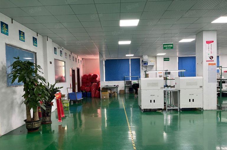 松岗沙浦围地铁口800平带装修低价厂房仓库出租一楼空地大