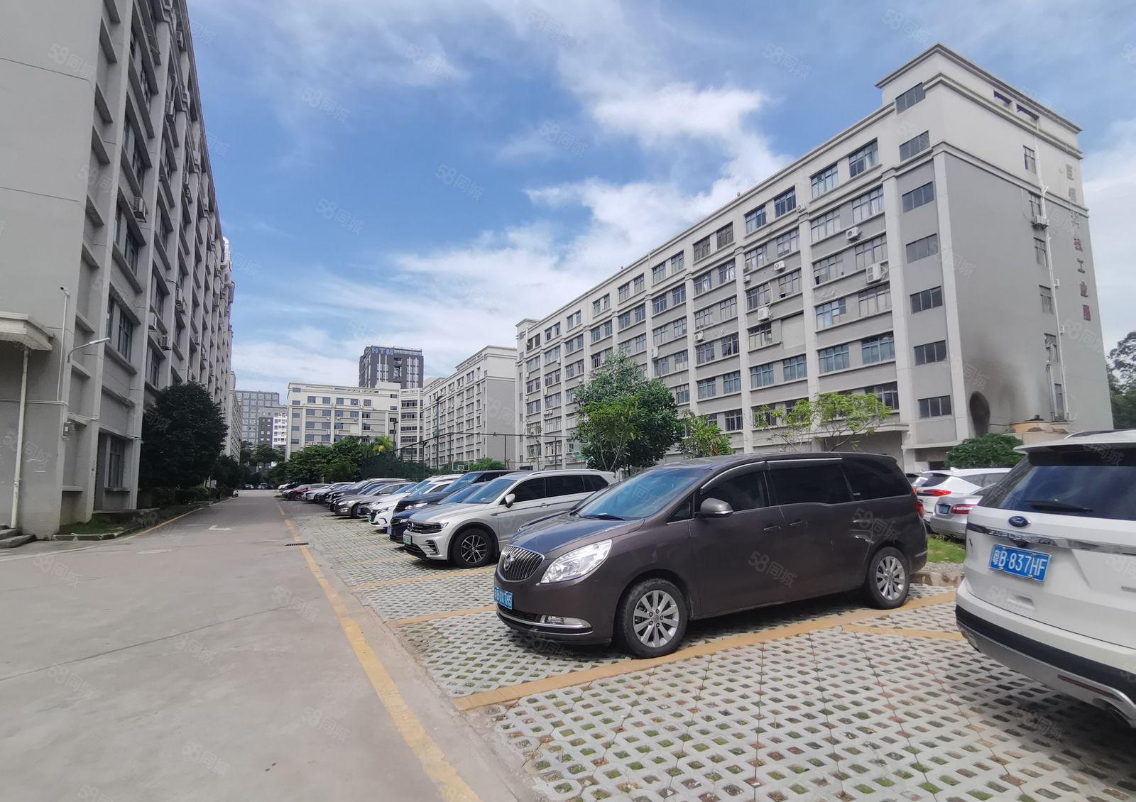 石岩北环地铁口附近7600平独院厂房出租空地大交通便利形象好