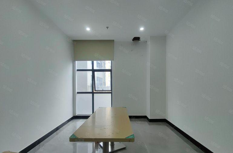 整层1200平精装厂房一手直租 一应俱全拎包生产 固戍站附近