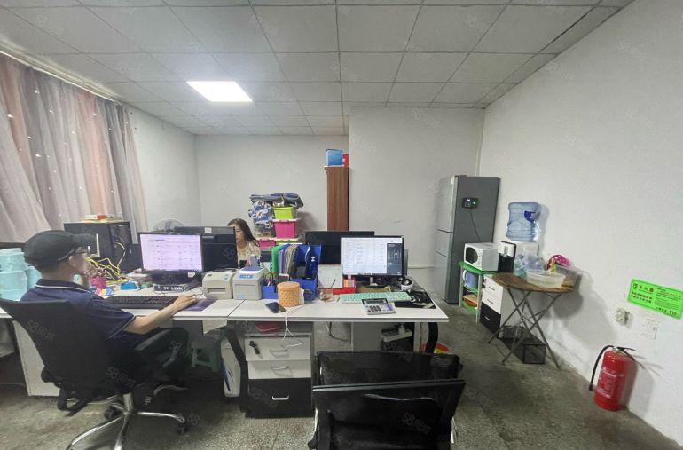 西乡固戍地铁站附近，工业区厂房带装修368平厂房仓库出租