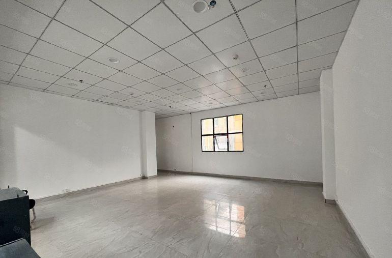 固戍地铁站200米小面积38平复式办公室可办红本租赁特价