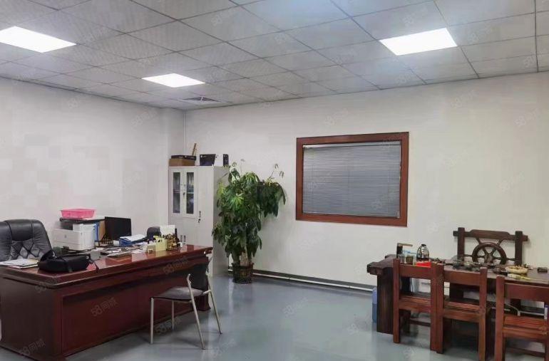 石岩二楼精装修500平低价厂房出租仓库分租地铁口空地大好停车