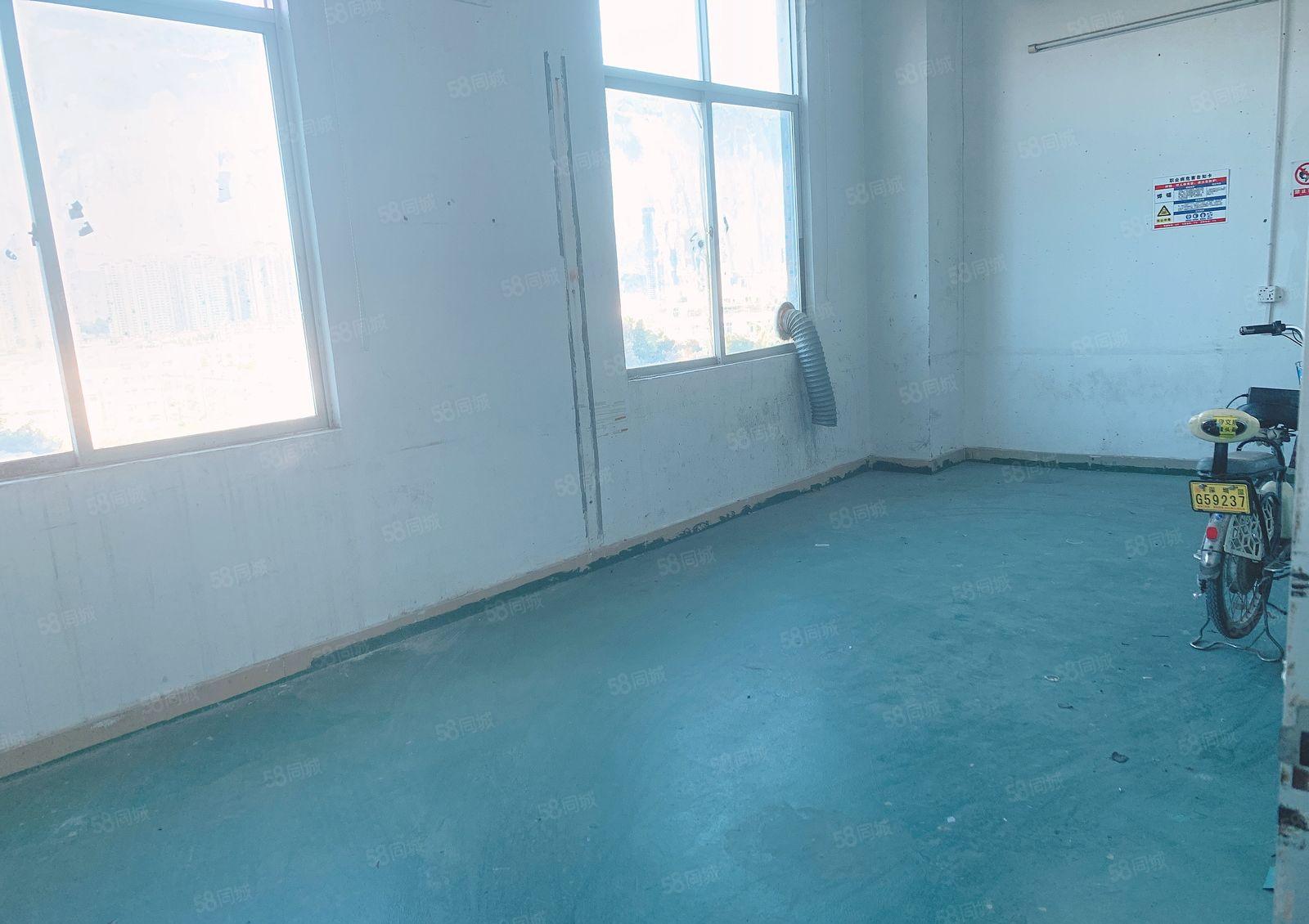 福永会展中心附近新出楼上精装修1000平厂房出租报价28可分