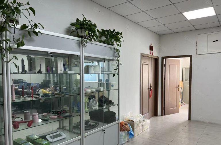 石岩地铁口原房东780平实际面积出租低价仓库一楼厂房出租分租