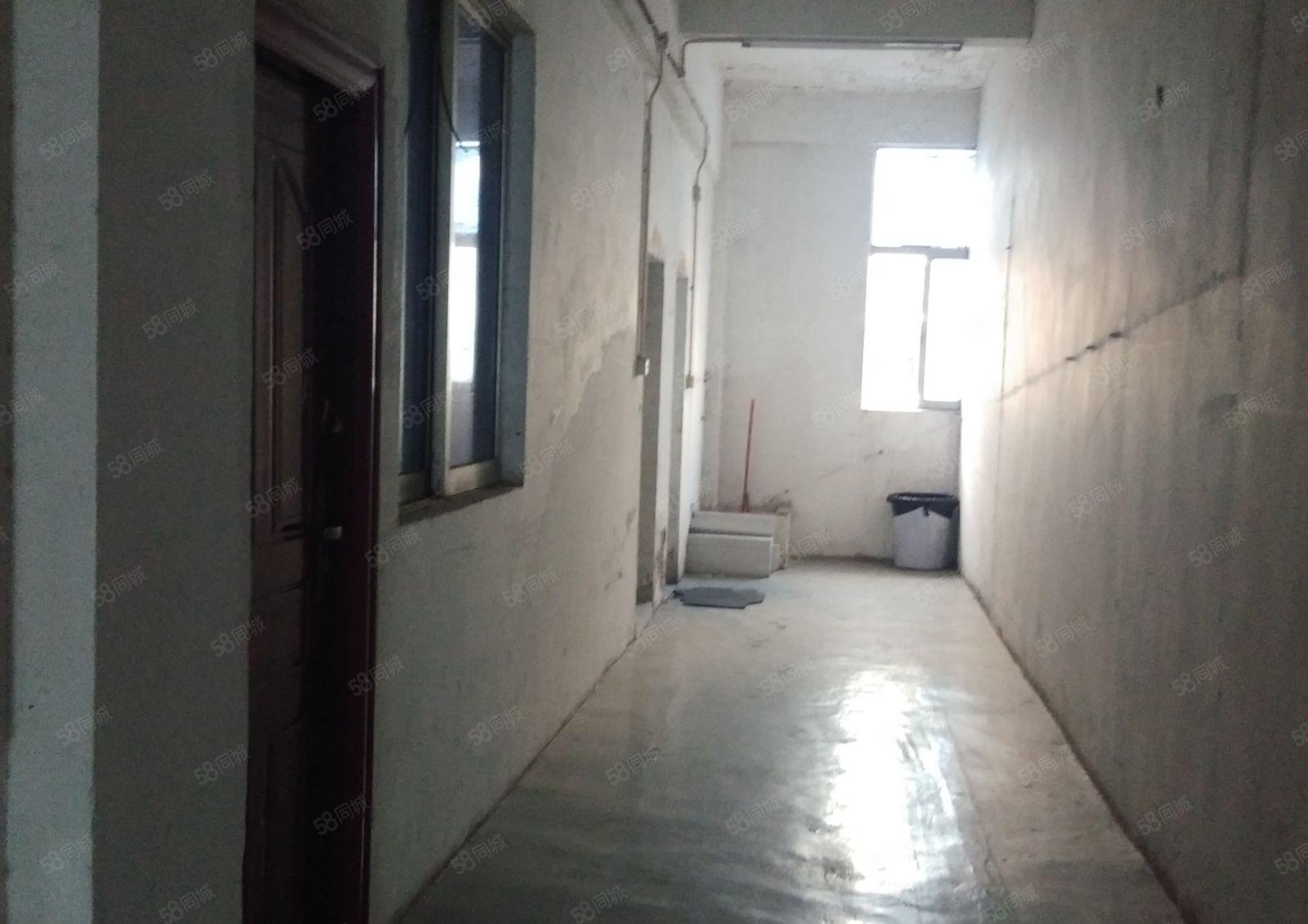 西乡黄田正规工业园附近楼上812平